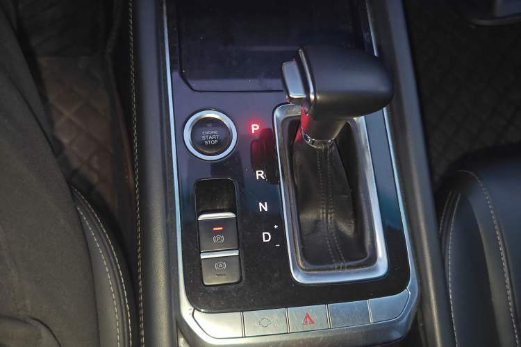 Used JETOUR X90 2019 1.5T Automatic Smart Enjoyment Model 5 Seats China V Emission Standard Gear Lever