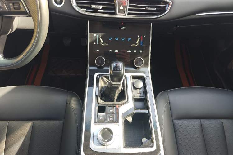 Used JETOUR X90 2019 1.5T Manual Smart Enjoyment Version 5 Seats China V Standard Gear Lever