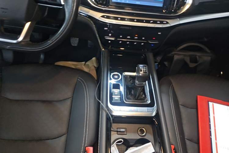 Used JETOUR X90 2019 1.5T Manual Enjoyment Version 5 Seats China V Emission Standard Gear Lever