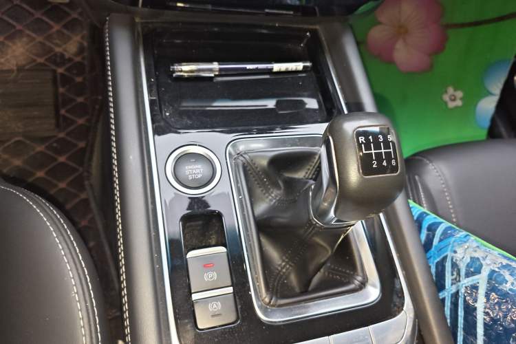 Used JETOUR X90 2019 1.5T Manual Smart Enjoyment Model 6 Seats China V Emission Standard Gear Lever