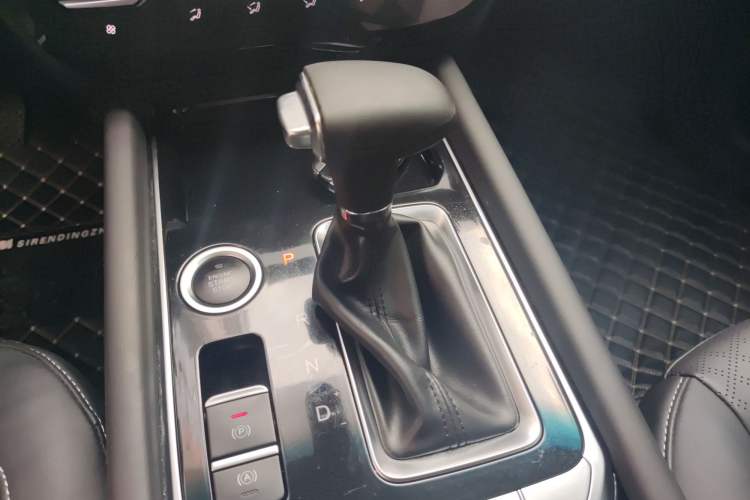 Used JETOUR X90 2019 1.6T DCT Smart Travel Edition 6 Seats China VI Standard Gear Lever