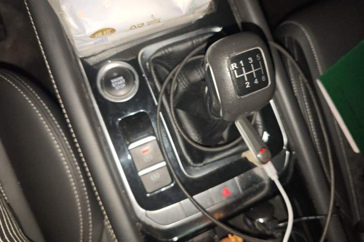 Used JETOUR X90 2019 1.5T Manual Enjoyment Model 6 Seats China V Emission Standard Gear Lever