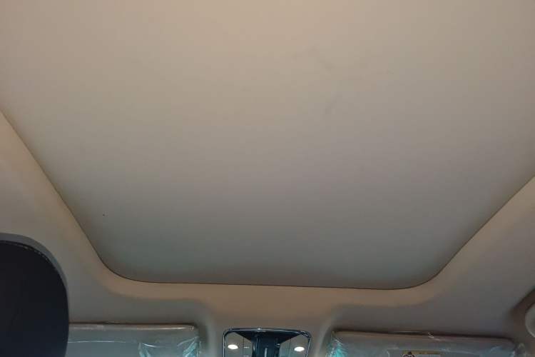 Used JETOUR X90 2019 1.6T DCT Luxury Travel Edition 6 Seats China VI Standard Headliner