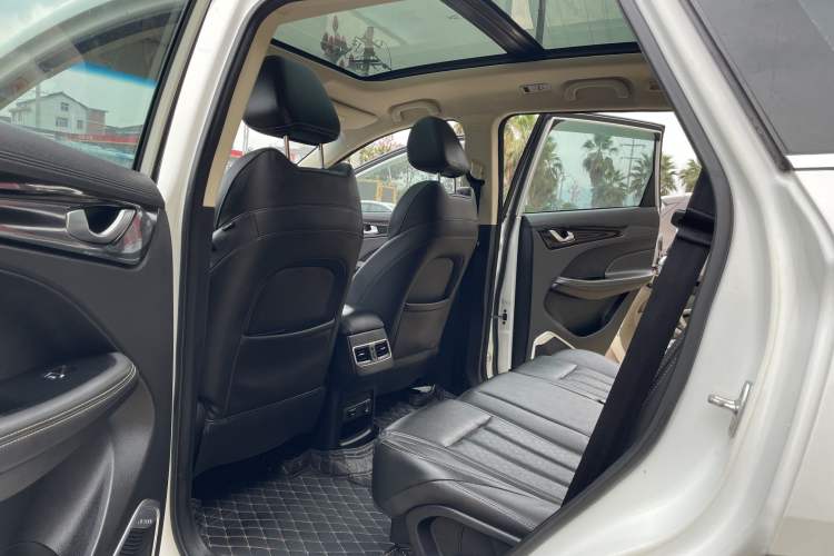 Used JETOUR X90 2019 1.5T Automatic Luxury Edition 6-Seater China V Emission Standard Interior 3