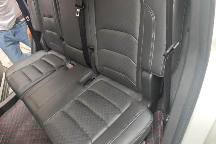 Used JETOUR X90 2019 1.5T Manual Enjoyment Model 7 Seats China VI Standard Interior 4