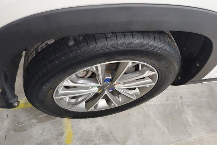 Used JETOUR X90 2019 1.5T Automatic Enjoyment Model 5 Seats China V Emission Standard Left Front Wheel Hub