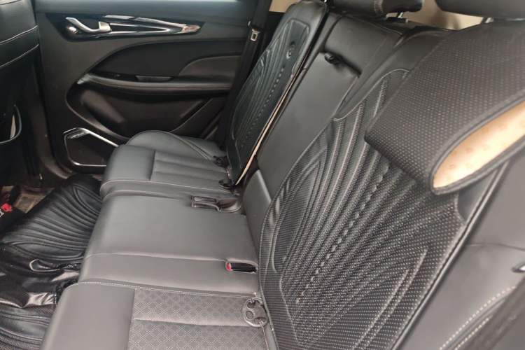 Used JETOUR X90 2019 1.6T DCT Luxury Touring Edition 5 Seats China VI Standard Left Rear Seat