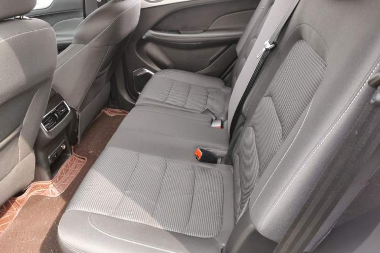 Used JETOUR X90 2019 1.5T Automatic Luxury Edition 5 Seats China V Standard Left Rear Seat
