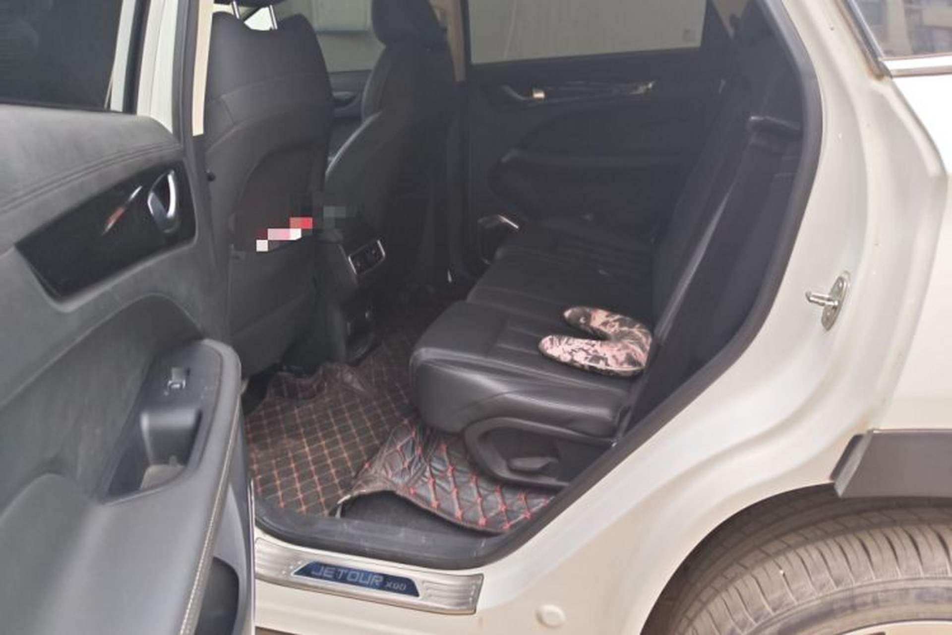 Used JETOUR X90 2019 1.5T Manual Smart Enjoyment Model 6 Seats China V Emission Standard Left Rear Seat
