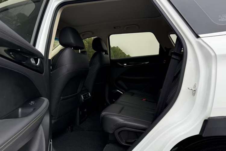 Used JETOUR X90 2019 1.6T DCT Luxury Touring Edition 5 Seats China VI Standard Left Rear Seat