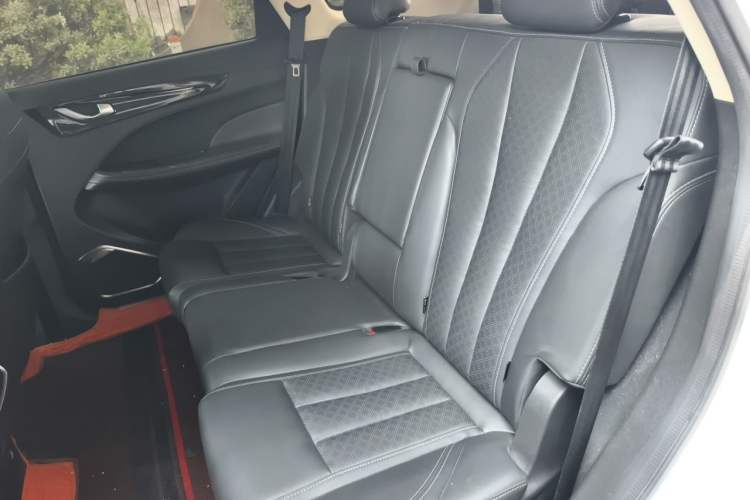 Used JETOUR X90 2019 1.5T Automatic Smart Enjoyment 6-Seater Emission Standard China V Left Rear Seat