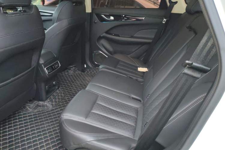 Used JETOUR X90 2019 1.5T Automatic Smart Enjoyment 6-Seater Emission Standard China V Left Rear Seat