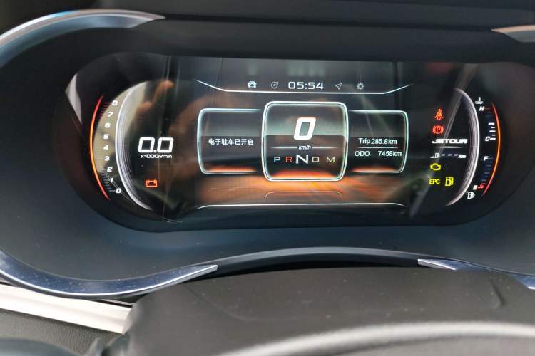 Used JETOUR X90 2019 1.5T Automatic Enjoyment Model 5 Seats China V Emission Standard Odometer Close Up