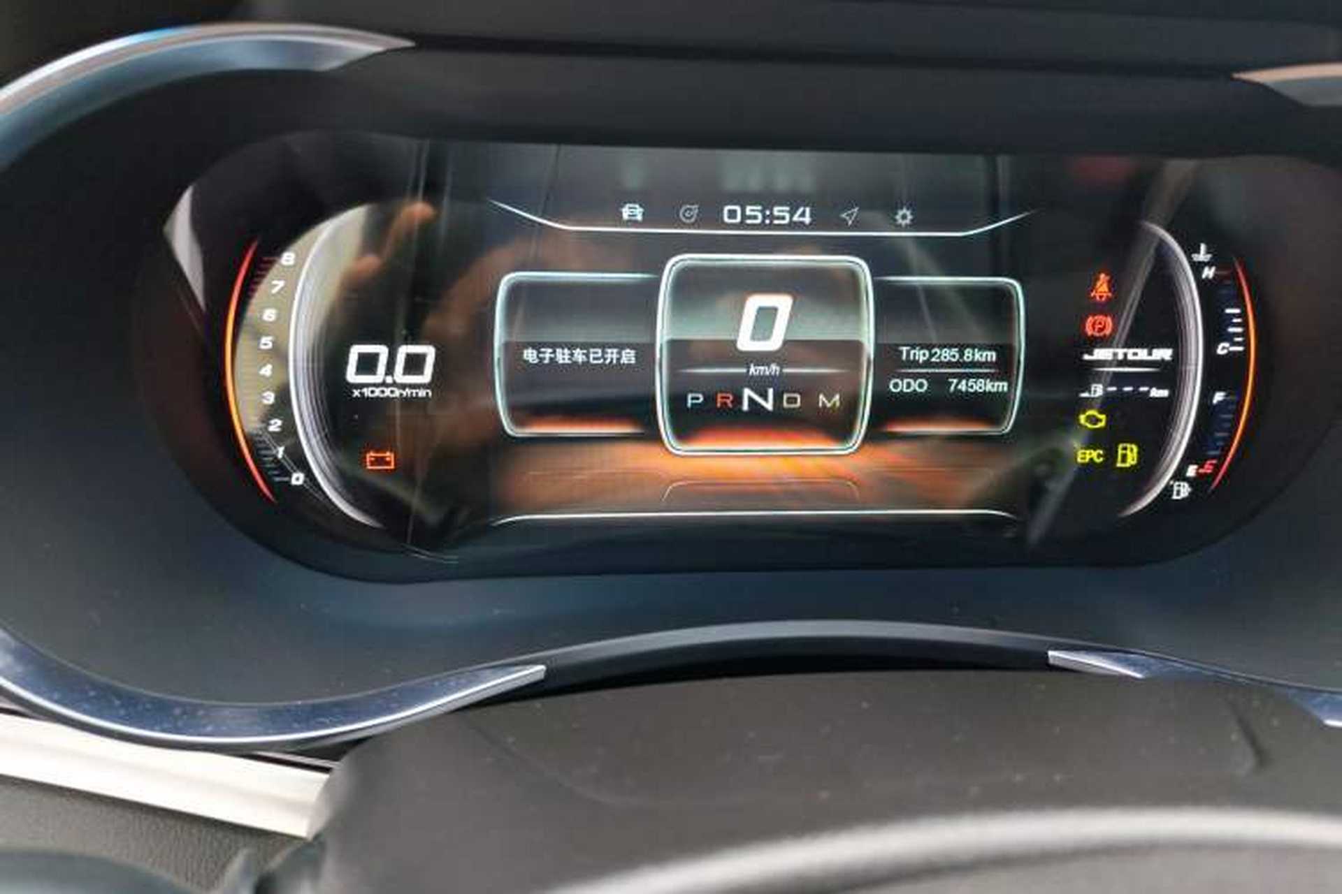 Used JETOUR X90 2019 1.5T Automatic Enjoyment Model 5 Seats China V Emission Standard Odometer Close Up