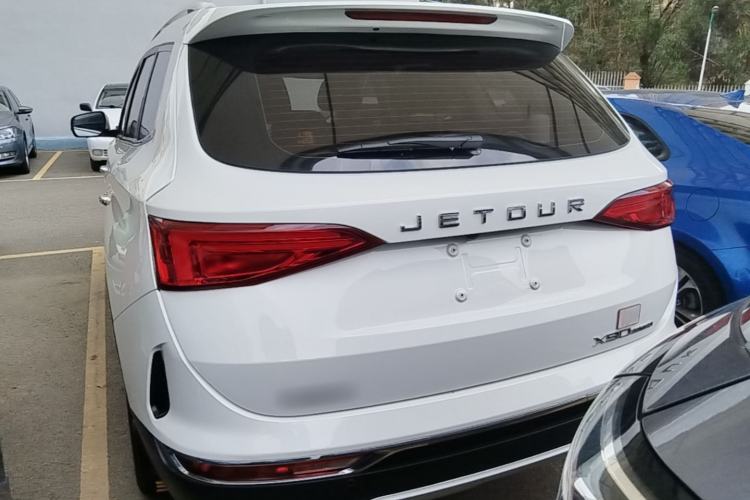 Used JETOUR X90 2019 1.6T DCT Luxury Travel Edition 6 Seats China VI Standard Rear