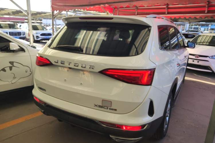 Used JETOUR X90 2019 1.5T Manual Enjoyment Model 7 Seats China VI Standard Rear Right 45 Deg