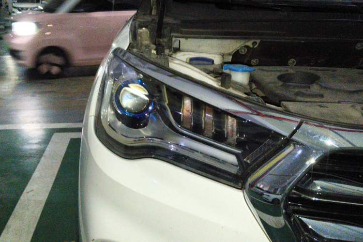 Used JETOUR X90 2019 1.5T Manual Enjoyment Model 6 Seats China V Emission Standard Right Front Headlight