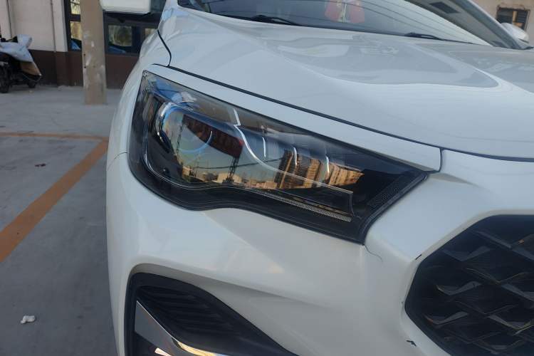 Used JETOUR X90 2019 1.5T Automatic Enjoyment Model 6 Seats Emission Standard China V Right Front Headlight
