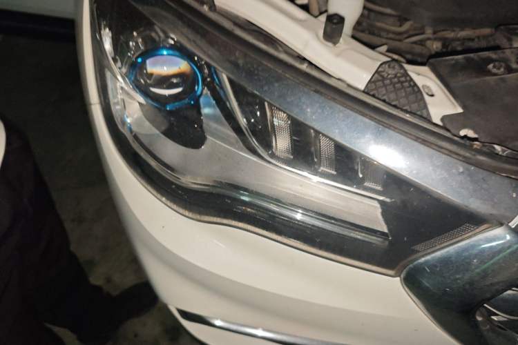 Used JETOUR X90 2019 1.5T Manual Enjoyment Model 6 Seats China V Emission Standard Right Front Headlight