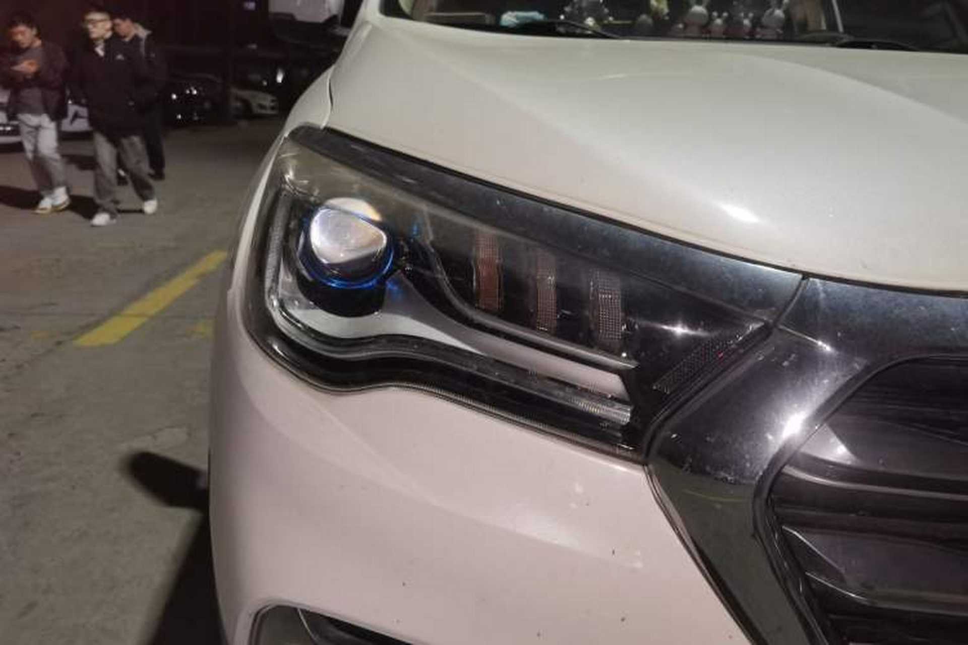 Used JETOUR X90 2019 1.5T Manual Enjoyment Model 6 Seats China VI Standard Right Front Headlight
