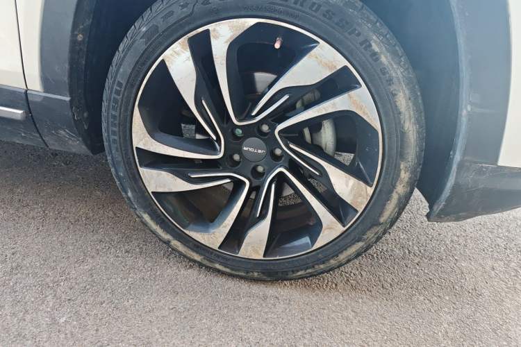 Used JETOUR X90 2019 1.5T Manual Smart Enjoyment Model 6 Seats China V Emission Standard Right Front Wheel Hub