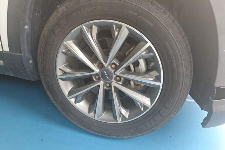 Used JETOUR X90 2019 1.5T Automatic Enjoyment Model 5 Seats China V Emission Standard Right Front Wheel Hub