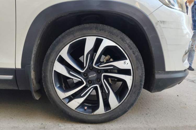 Used JETOUR X90 2019 1.5T Manual Smart Enjoyment Version 5 Seats China V Standard Right Front Wheel Hub