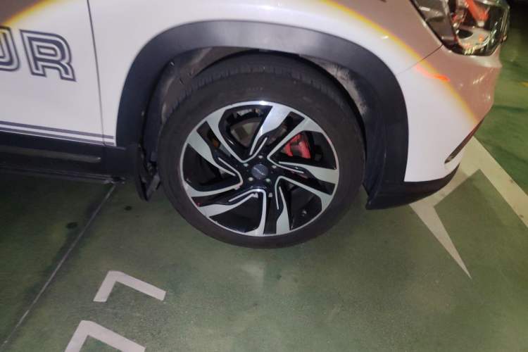 Used JETOUR X90 2019 1.6T DCT Luxury Touring Edition 5 Seats China VI Standard Right Front Wheel Hub
