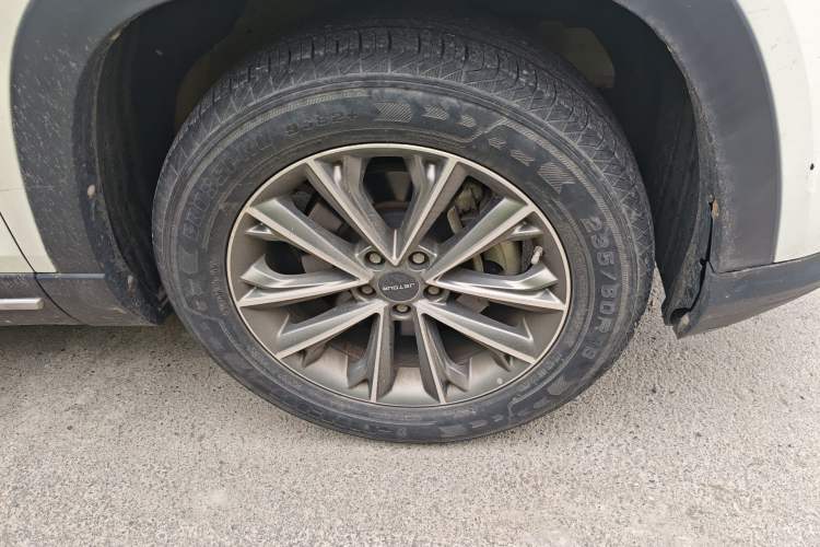 Used JETOUR X90 2019 1.5T Manual Enjoyment Version 5 Seats China V Emission Standard Right Front Wheel Hub