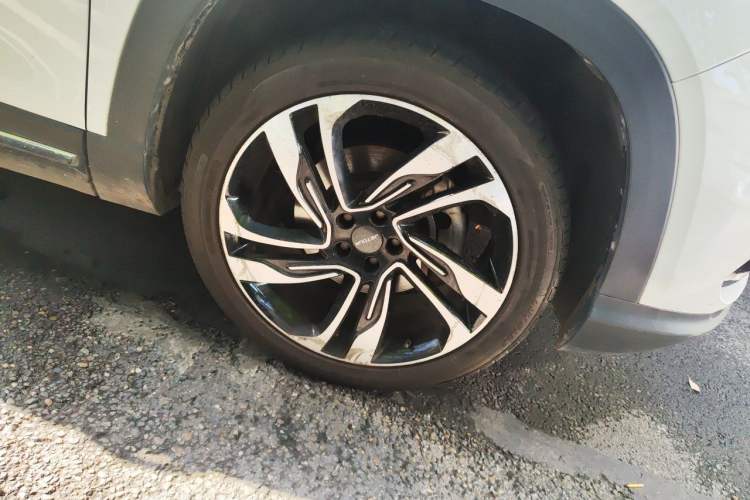 Used JETOUR X90 2019 1.6T DCT Luxury Touring Edition 5 Seats China VI Standard Right Front Wheel Hub