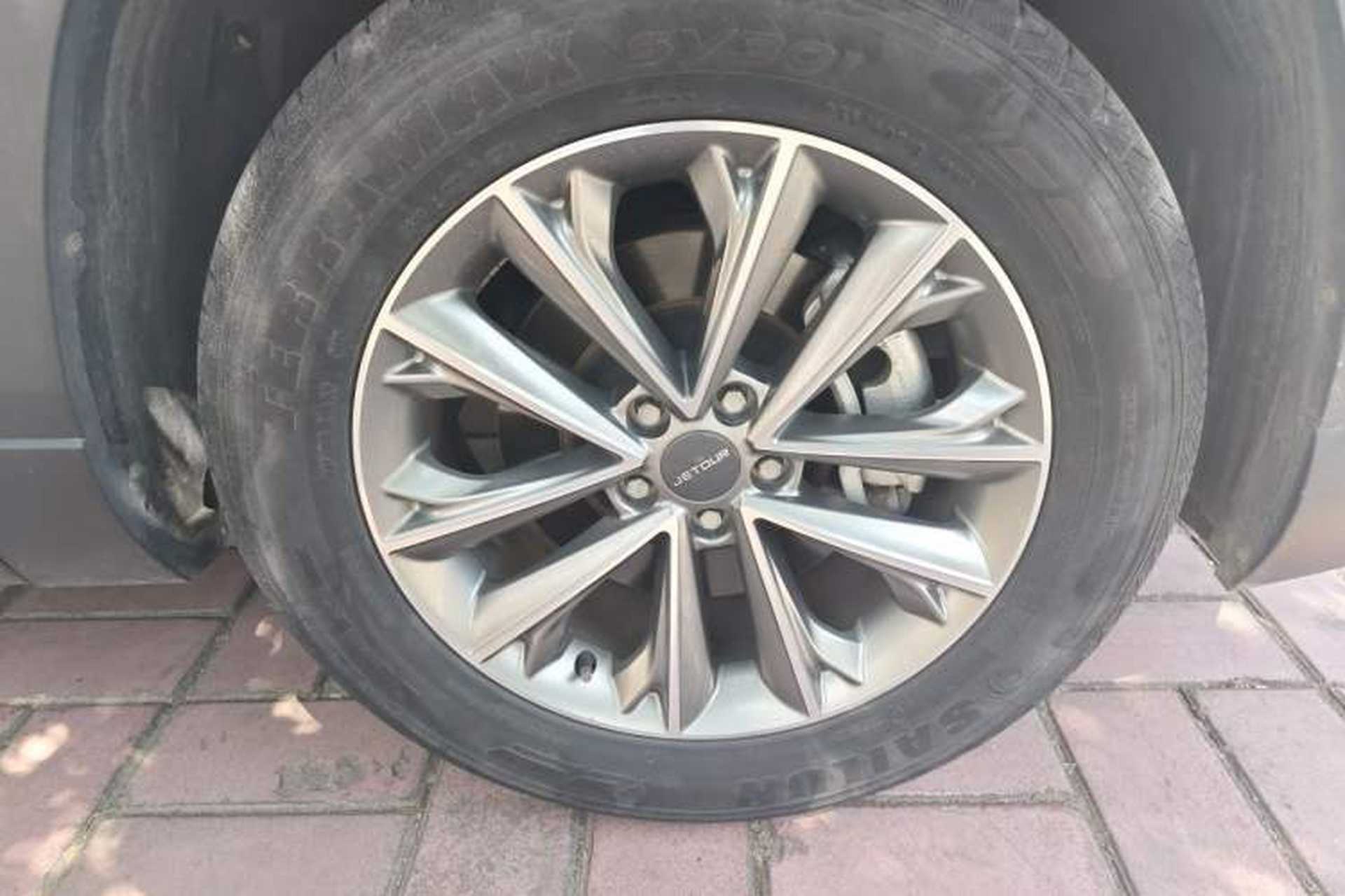 Used JETOUR X90 2019 1.5T Automatic Enjoyment Model 6 Seats Emission Standard China V Right Front Wheel Hub