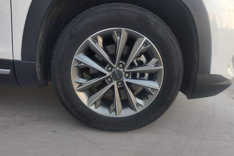 Used JETOUR X90 2019 1.5T Automatic Enjoyment Model 6 Seats Emission Standard China V Right Front Wheel Hub