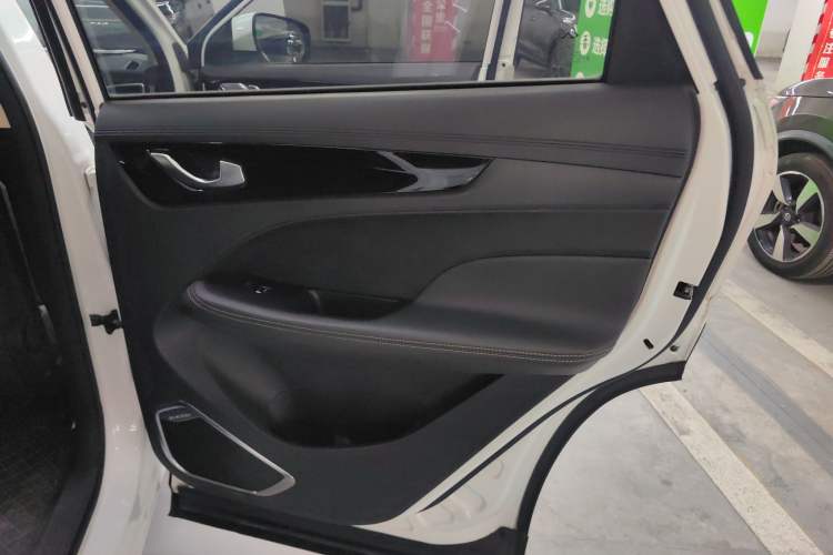 Used JETOUR X90 2019 1.6T DCT Luxury Touring Edition 5 Seats China VI Standard Right Rear Door Interior