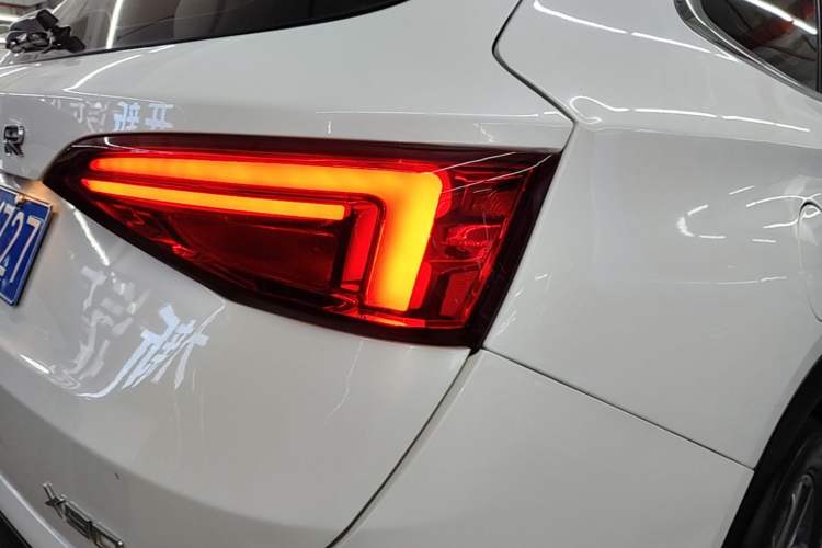 Used JETOUR X90 2019 1.5T Automatic Enjoyment Model 5 Seats China V Emission Standard Right Rear Taillight