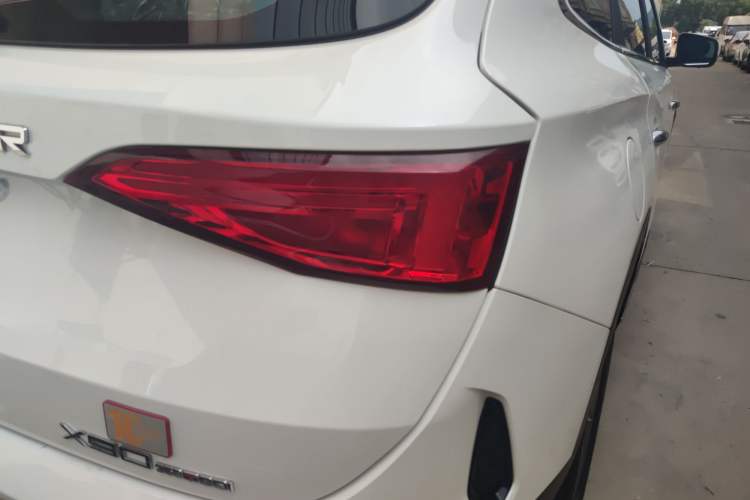 Used JETOUR X90 2019 1.6T DCT Smart Travel Edition 6 Seats China VI Standard Right Rear Taillight