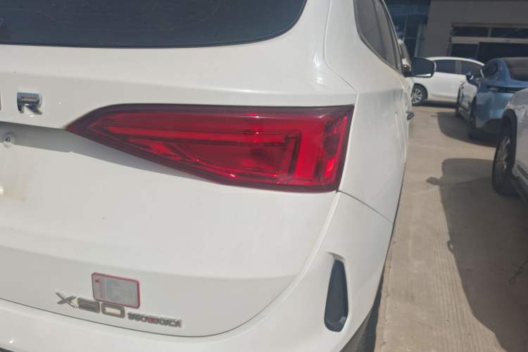Used JETOUR X90 2019 1.6T DCT Luxury Touring Edition 5 Seats China VI Standard Right Rear Taillight