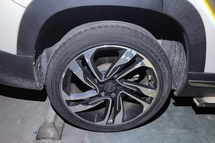 Used JETOUR X90 2019 1.5T Manual Smart Enjoyment Version 6 Seats China VI Standard Right Rear Wheel Hub