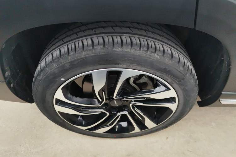 Used JETOUR X90 2019 1.5T DCT Smart Enjoyment Version 5 Seats China VI Standard Right Rear Wheel Hub