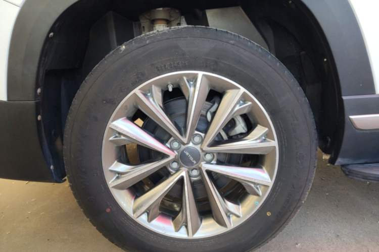 Used JETOUR X90 2019 1.5T Manual Enjoyment Model 7 Seats China VI Standard Right Rear Wheel Hub