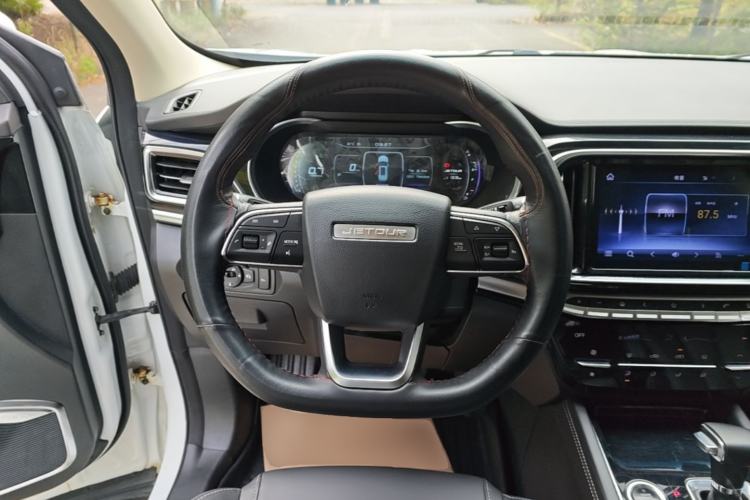 Used JETOUR X90 2019 1.5T DCT Smart Enjoyment Version 5 Seats China VI Standard Steering Wheel