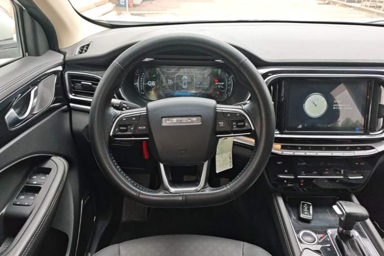 Used JETOUR X90 2019 1.5T Automatic Enjoyment Model 6 Seats Emission Standard China V Steering Wheel