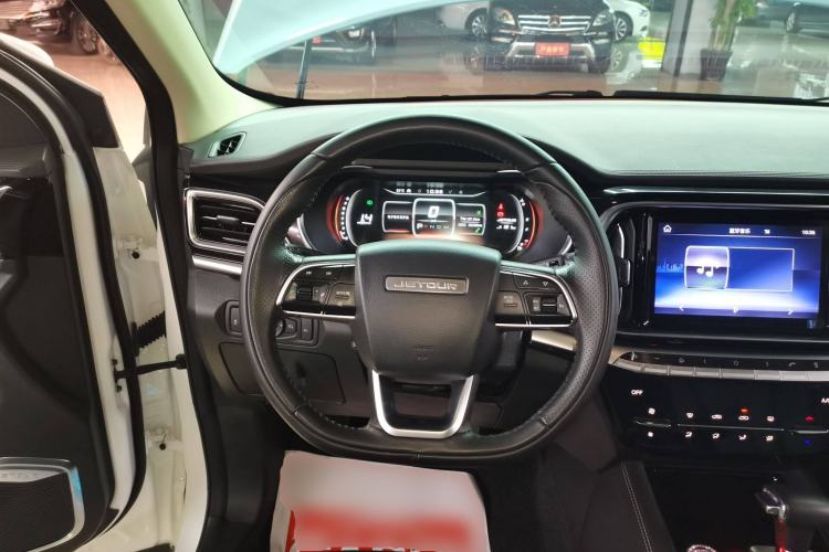 Used JETOUR X90 2019 1.5T DCT Smart Enjoyment Model 6 Seats China VI Standard Steering Wheel