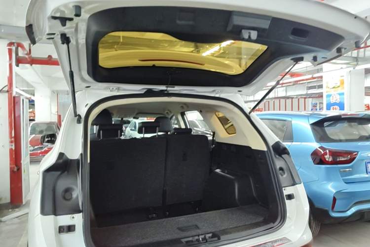 Used JETOUR X90 2019 1.5T Automatic Enjoyment Model 5 Seats China V Emission Standard Trunk