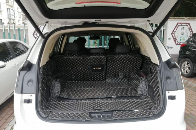Used JETOUR X90 2019 1.5T DCT Smart Enjoyment Version 5 Seats China VI Standard Trunk