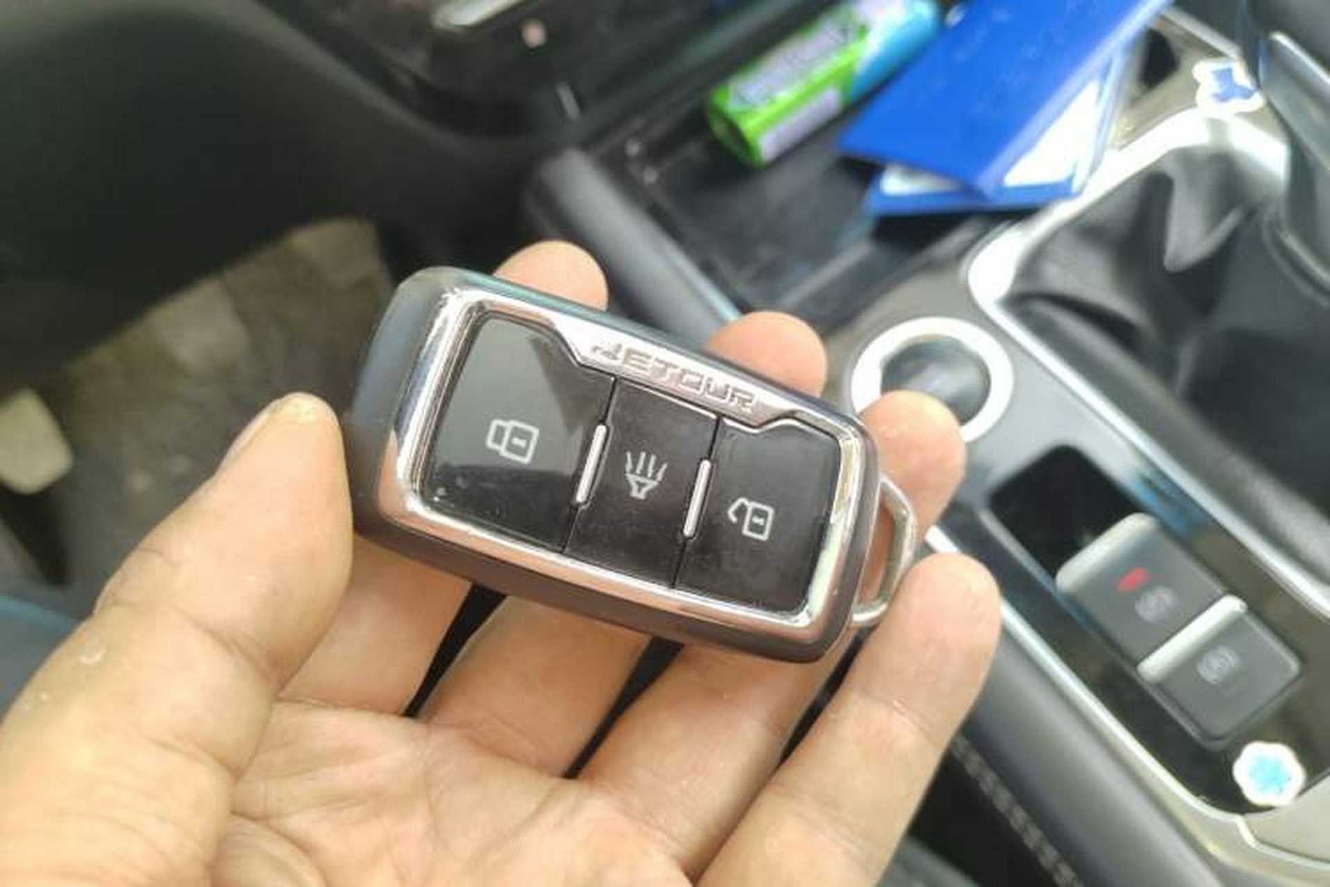 Used JETOUR X90 2019 1.5T Manual Enjoyment Model 6 Seats China V Emission Standard Vehicle Key