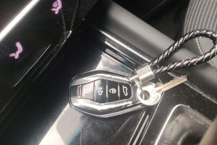 Used JETOUR X90 2019 1.6T DCT Yue Lü Edition 6 Seats China VI Standard Vehicle Key