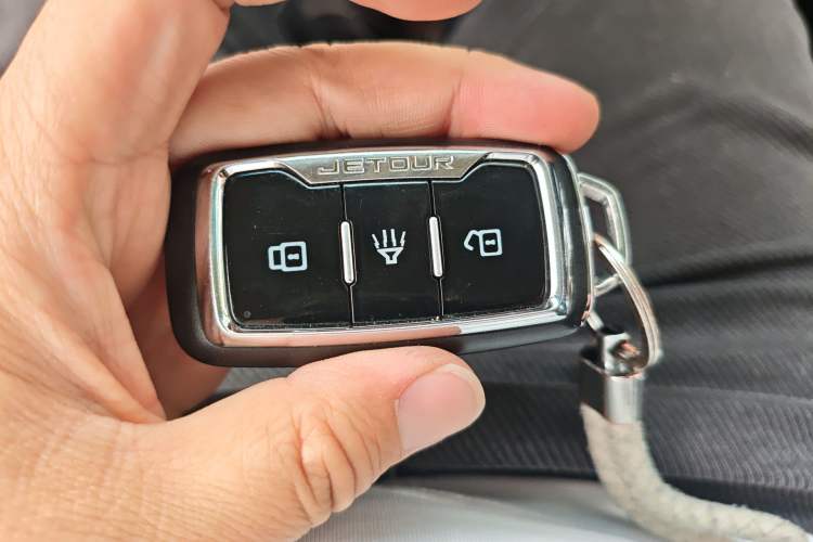 Used JETOUR X90 2019 1.5T Manual Enjoyment Version 5 Seats China V Emission Standard Vehicle Key