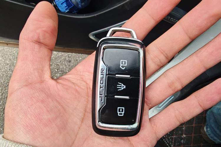 Used JETOUR X90 2019 1.5T Automatic Smart Enjoyment 7-Seater China V Emission Standard Vehicle Key