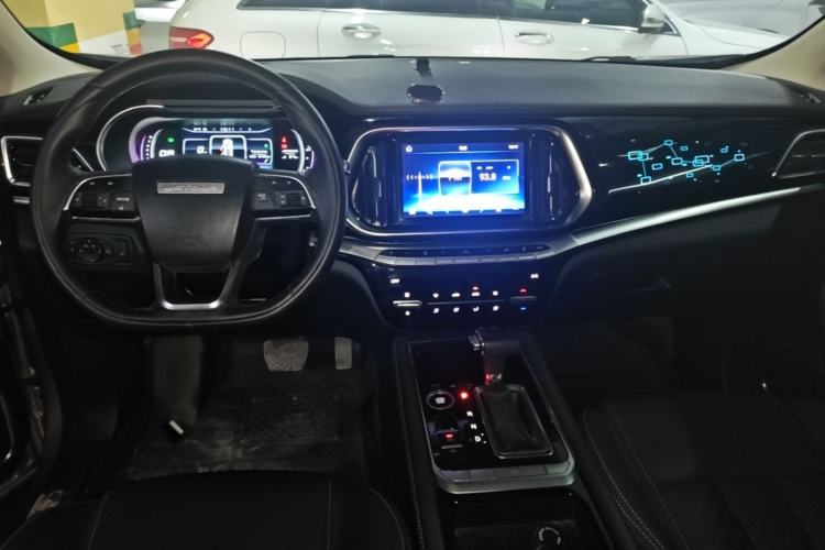 Used JETOUR X90 2019 1.6T DCT Luxury Touring Edition 5 Seats China VI Standard Center Console