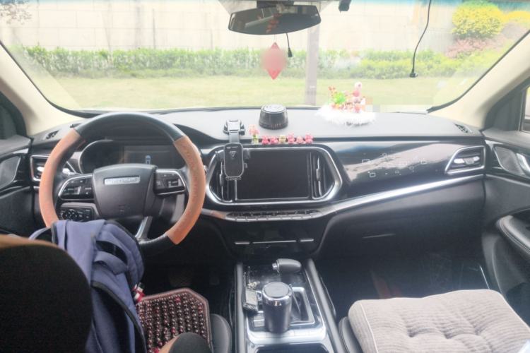 Used JETOUR X90 2019 1.5T Automatic Smart Enjoyment 6-Seater Emission Standard China V Center Console